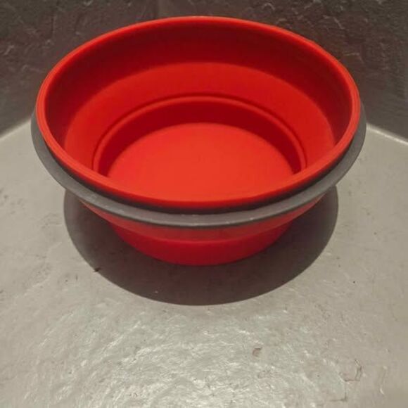 Collapsible Silicone Bowl with Lid and Spoon Lunch Box - Picture 4 of 6